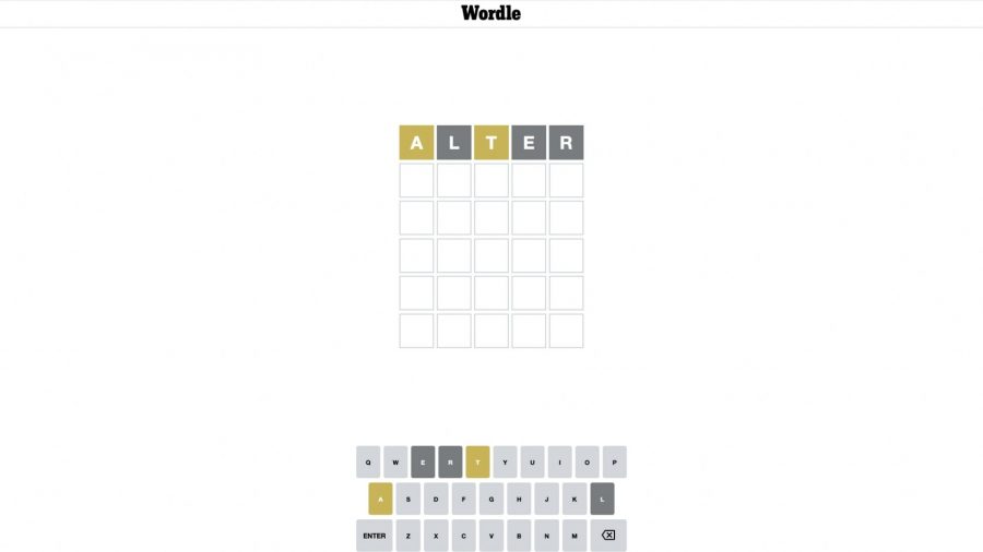 Wordleのゲームを示すスクリーンショット。最初の推測として、上部に「ALTER」という単語があります。
