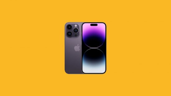 iPhone 14 Pro Max は、最高のゲーミング フォンの 1 つです。  2回表示されます。 右側は正面で、上部中央に丸薬の形をした切り欠きと紫、銀、黒の壁紙が表示されています。 左側のわずかに覆われているのは背面で、グラデーションの紫色、3 台のカメラがくぼんだカットアウト、および Apple ロゴを示しています。