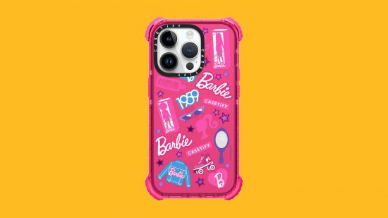 ベスト iPhone ケース: マンゴーの背景に貼り付けられたピンクのバービーをテーマにした Ultra Impact Vasetify ケース