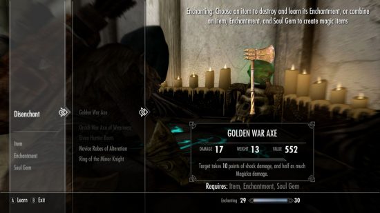 Golden War Axe と他のさまざまなメニュー項目が散らばっている Skyrim の付呪メニュー。