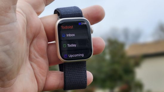 受信トレイを表示したデバイスの Apple Watch Series 9 レビューのカスタム画像